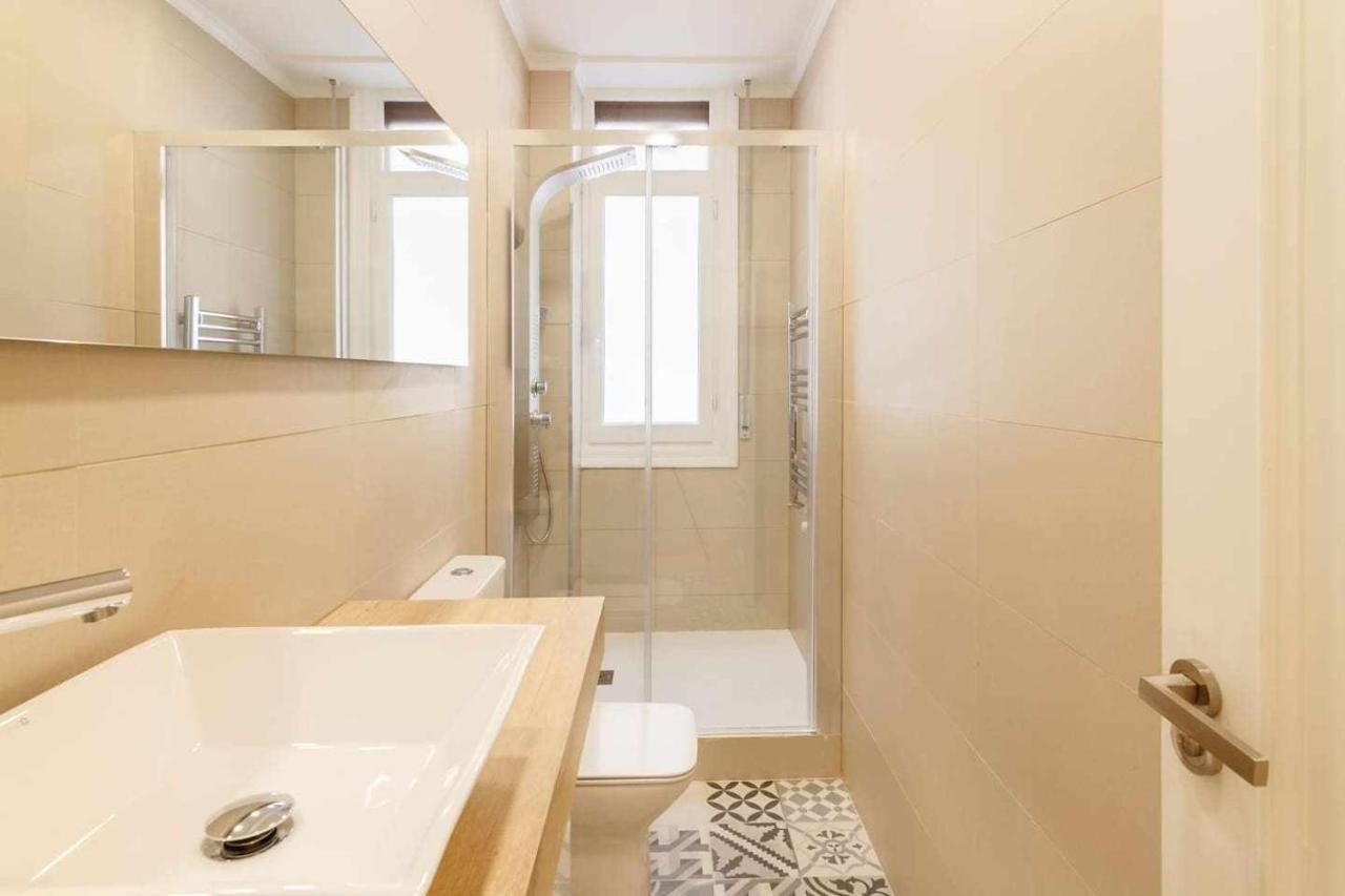 Apartamento reformado con encanto by TheUrbanHosts Bilbao Exterior foto